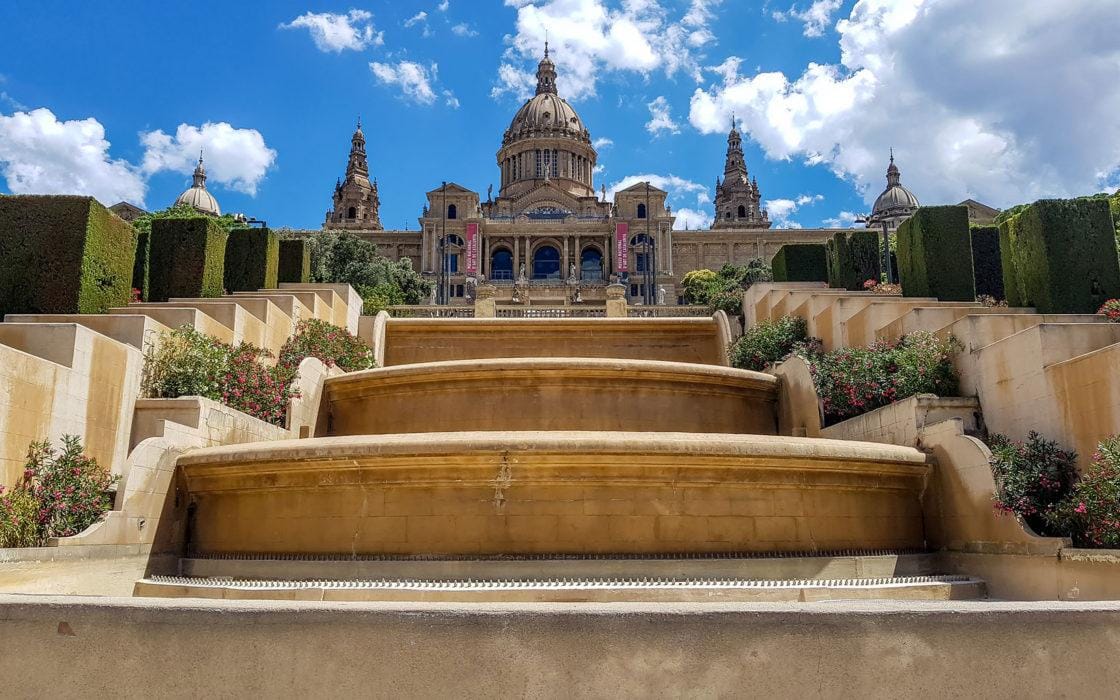 The top 7 places you definitely must see in Barcelona.