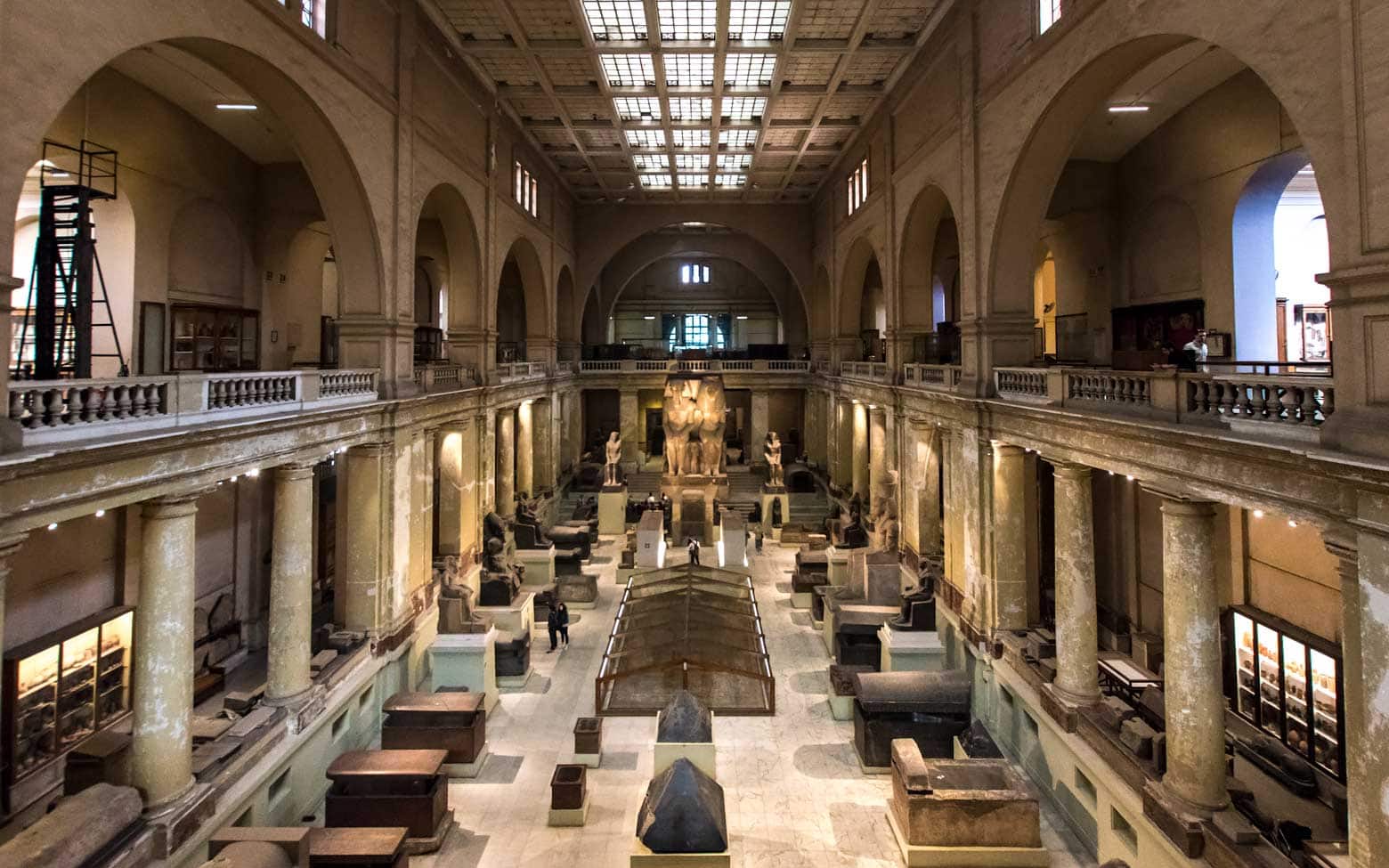 What to see in Cairo - the Egyptian Museum - panorama pic from second floor