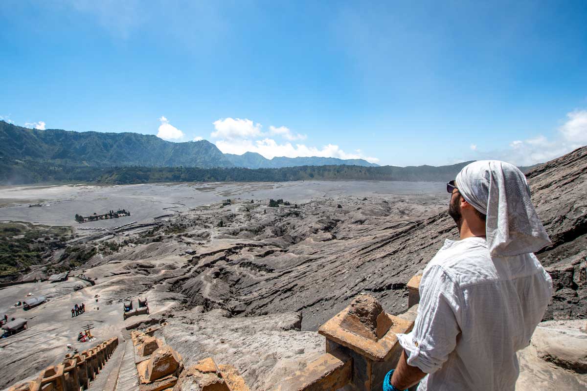 how to climb mount bromo for free