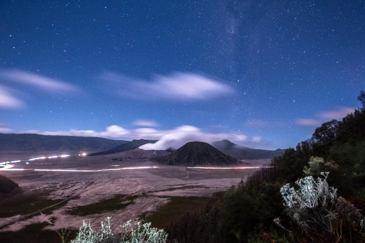 how to climb mount bromo for free- night bromo