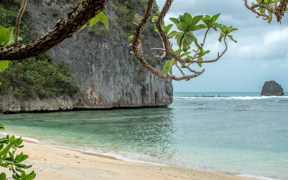 tayak beach - caramoan