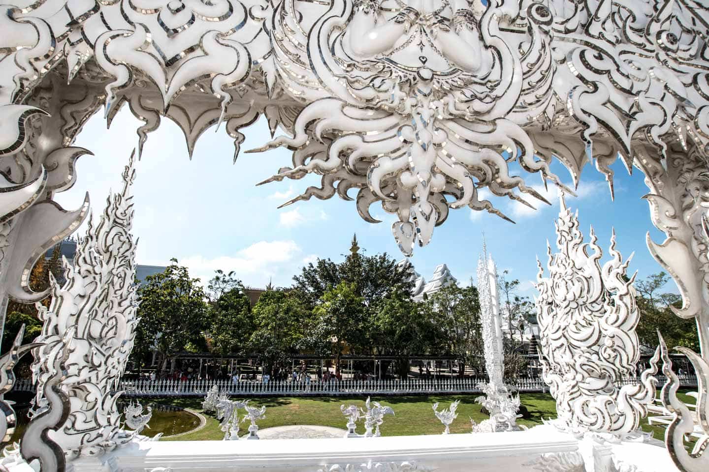 WAT-RONG-KHUN-window-view