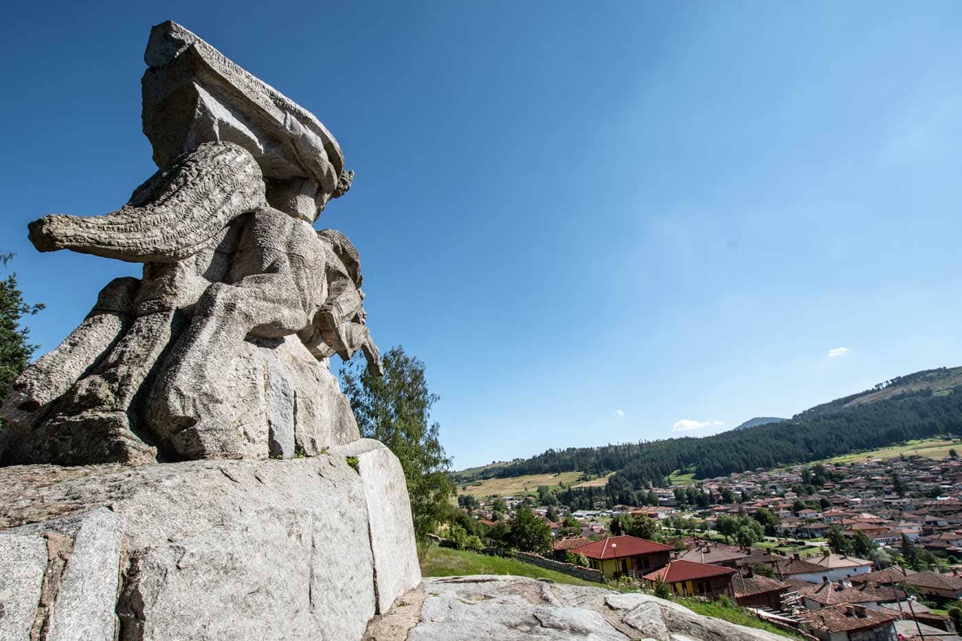 what to see in koprivshtitsa - benkovski monument