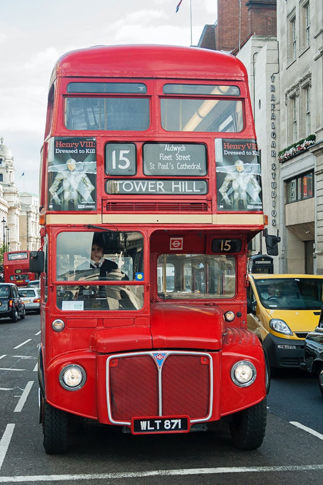 london-facts-a-red-bus