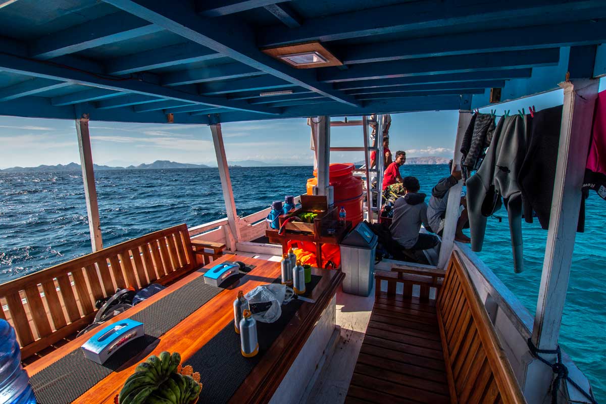 komodo tour - cramped boat