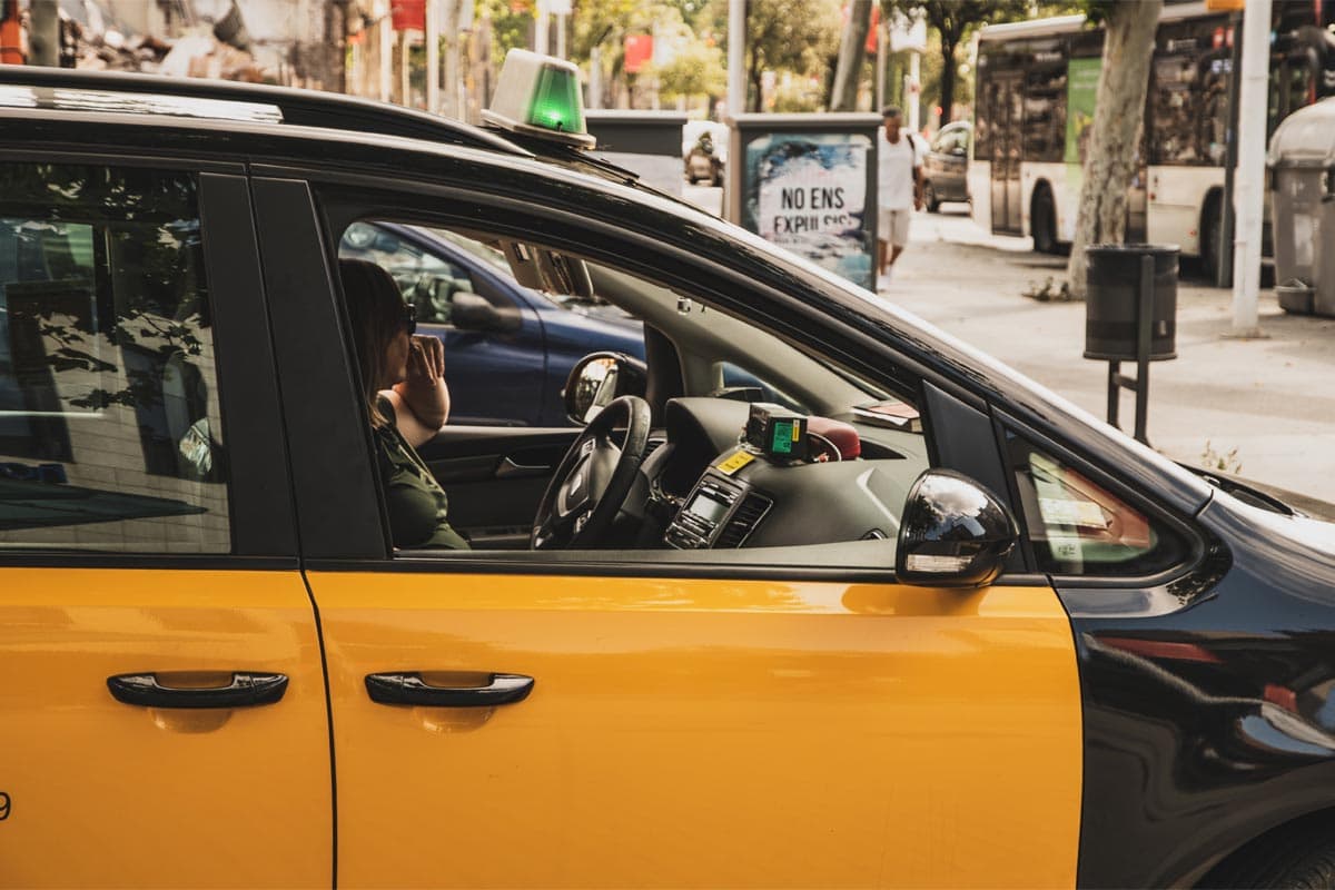 close-up-on-a-barcelona-taxi