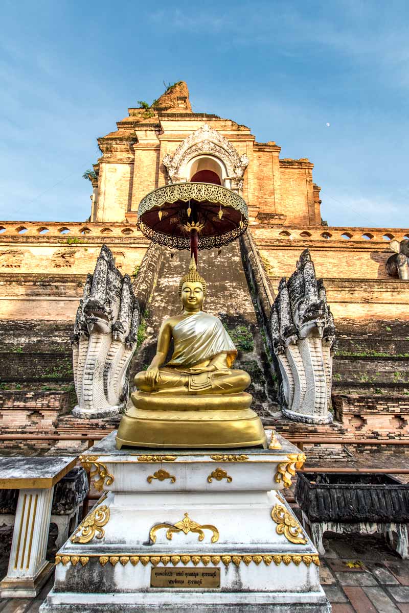 10 day Thailand itinerary - Chinag Mai's old town temple