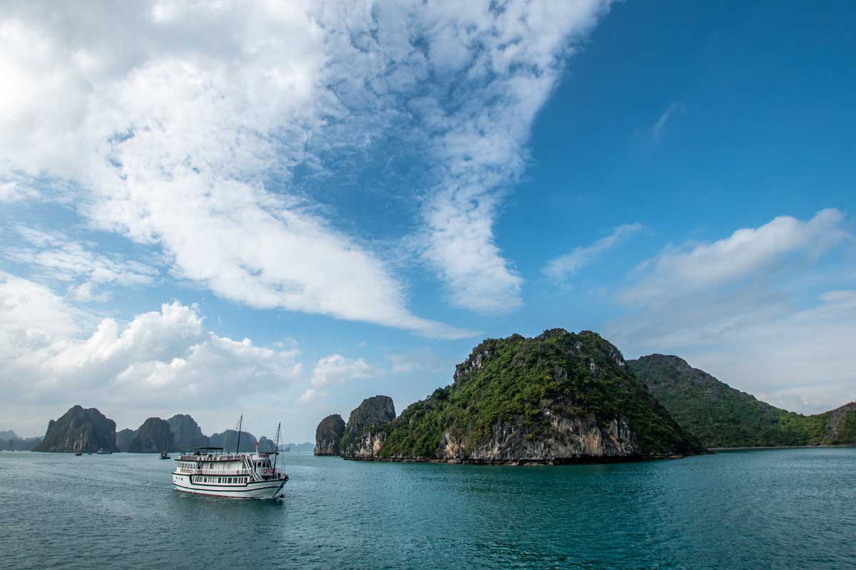 Halong Bay cruise ship