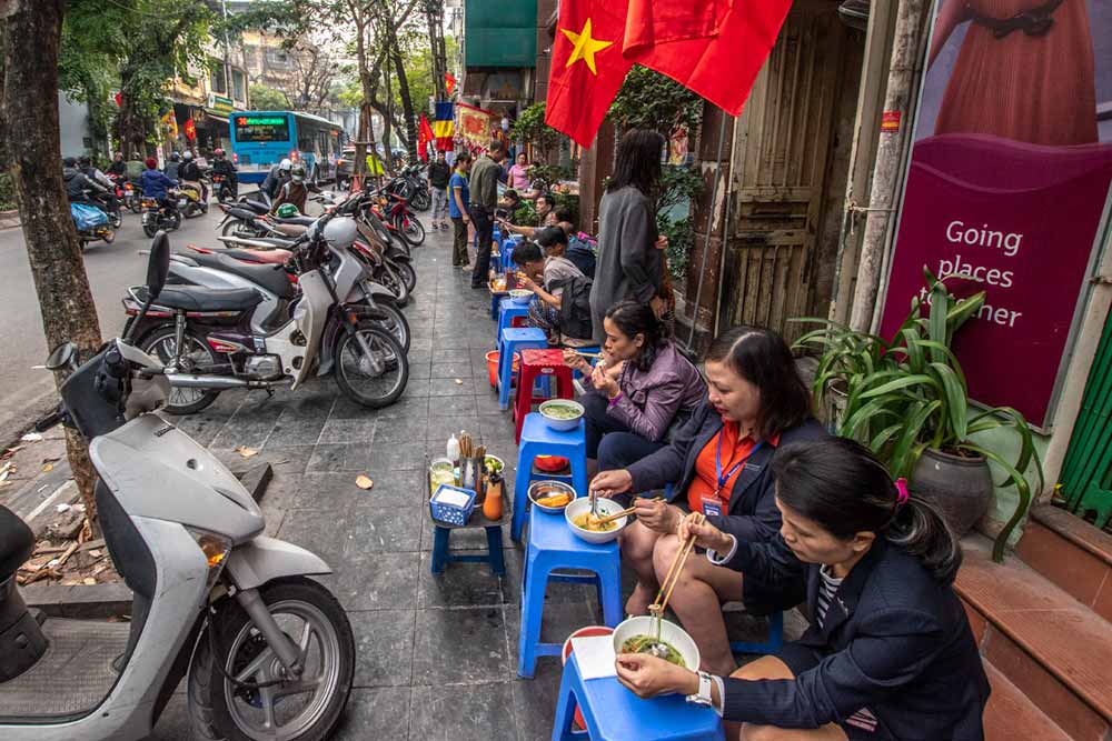 Hanoi facts - street foodHanoi facts - street food