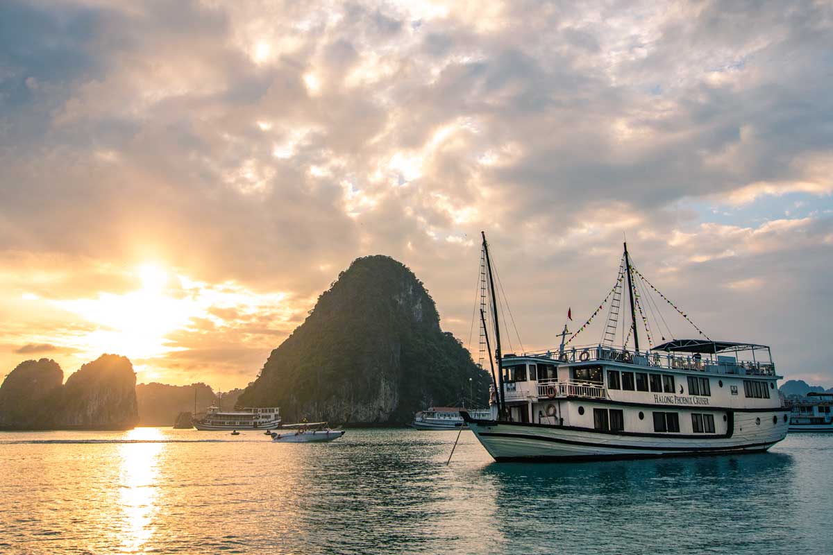 Halong Bay cruise junk boat