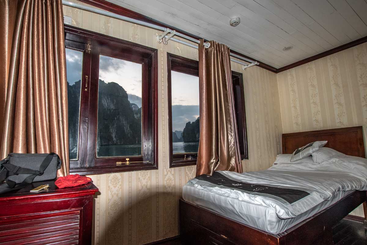 Halong Bay overnight cruise offers a top view