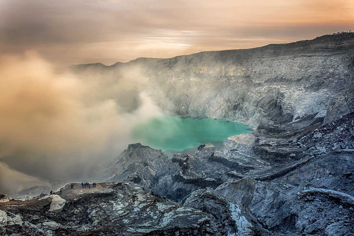 2 week Indonesia itinerary - Ijen Volcano