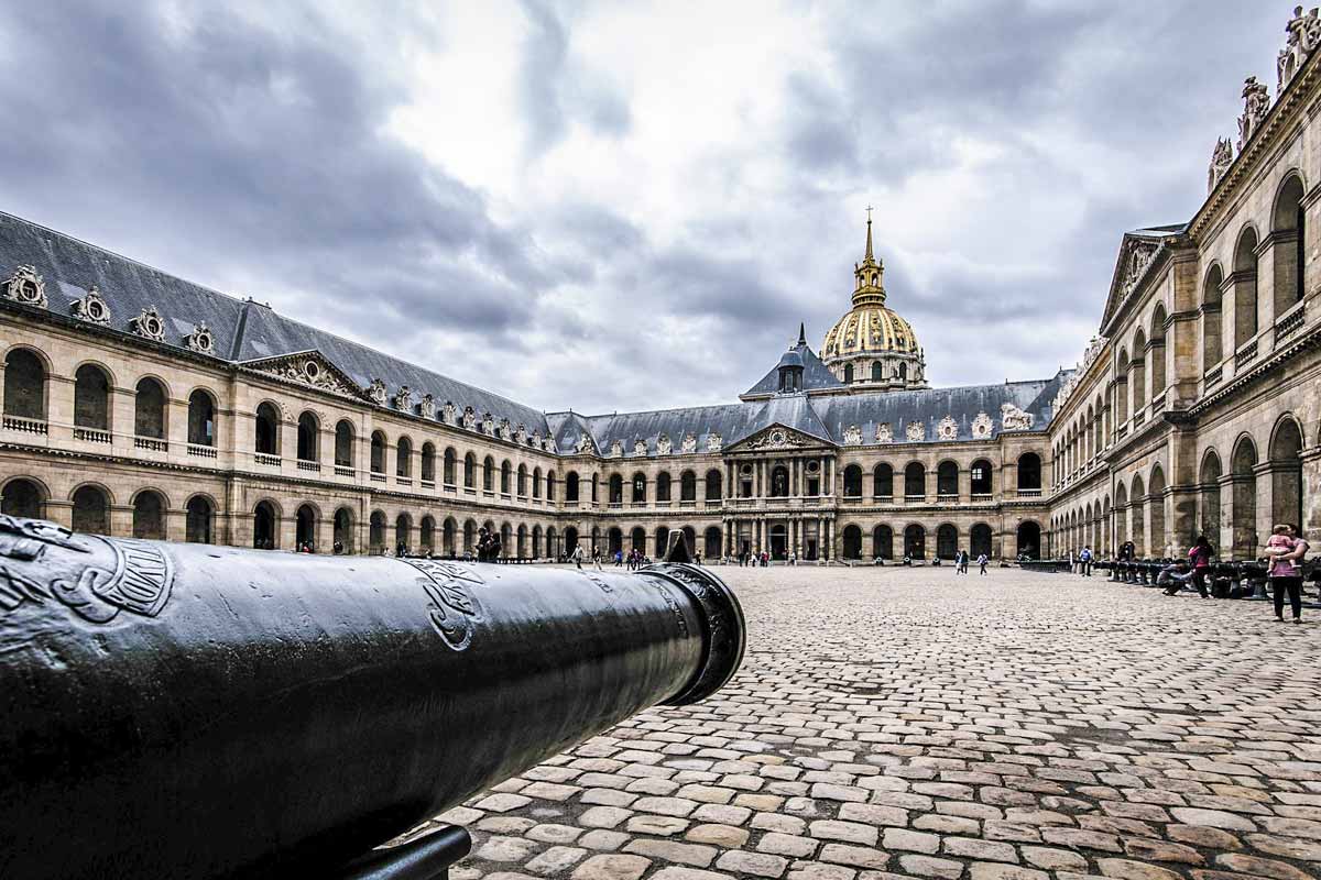 Les Invalides courtyard