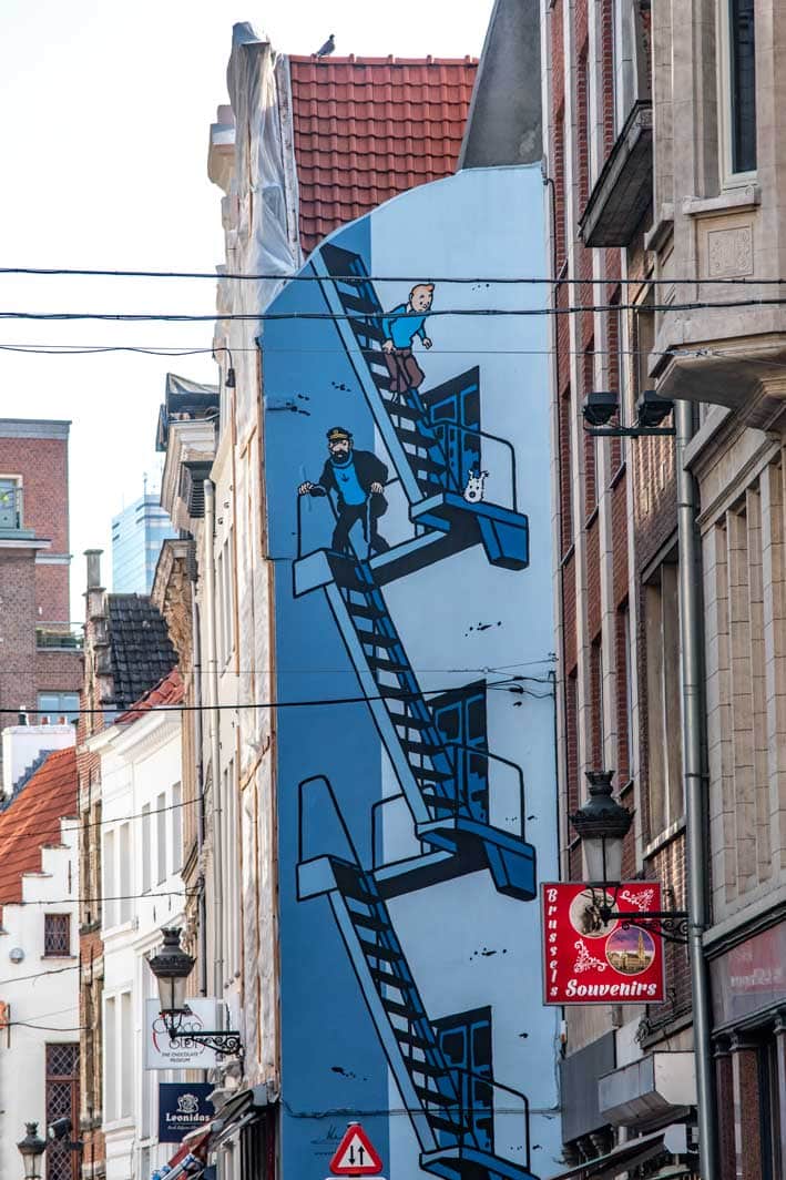 2 day Brussels itinerary - comic street lane with Tin Tin painting