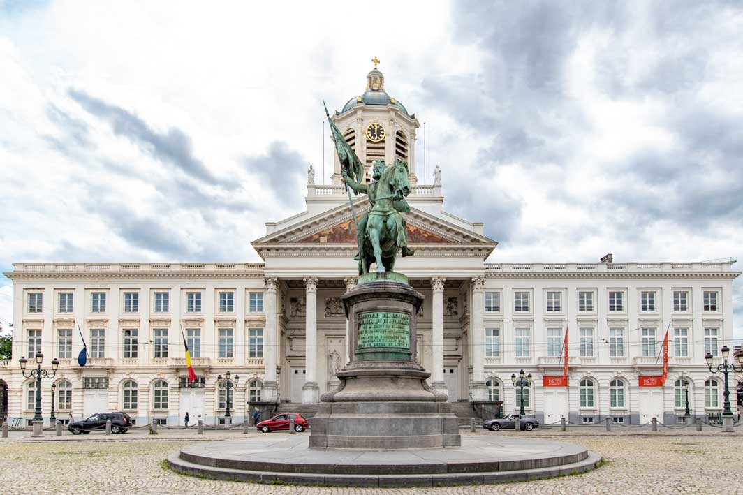 2 days in Brussels - Royal Palace entrance