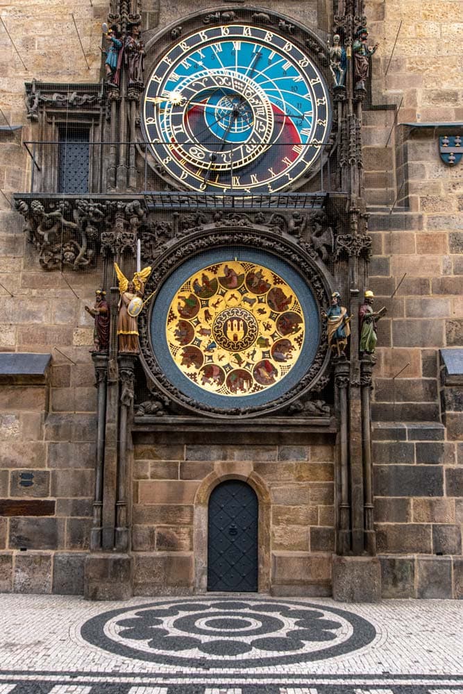 Astronomical-Clock-in-Prague