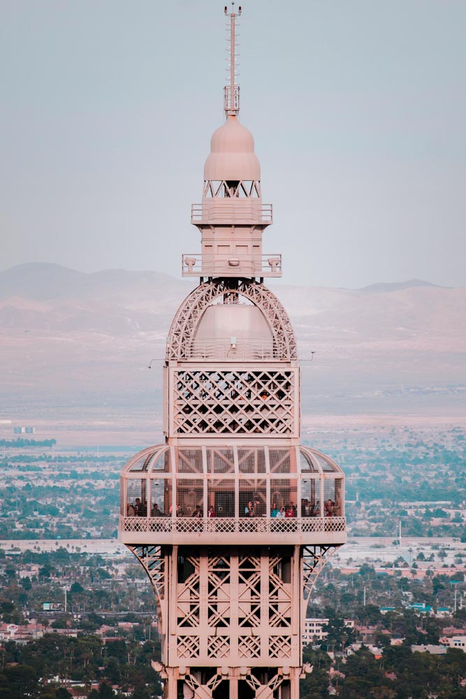 dont-visit-the-top-of-the-eiffel-tower