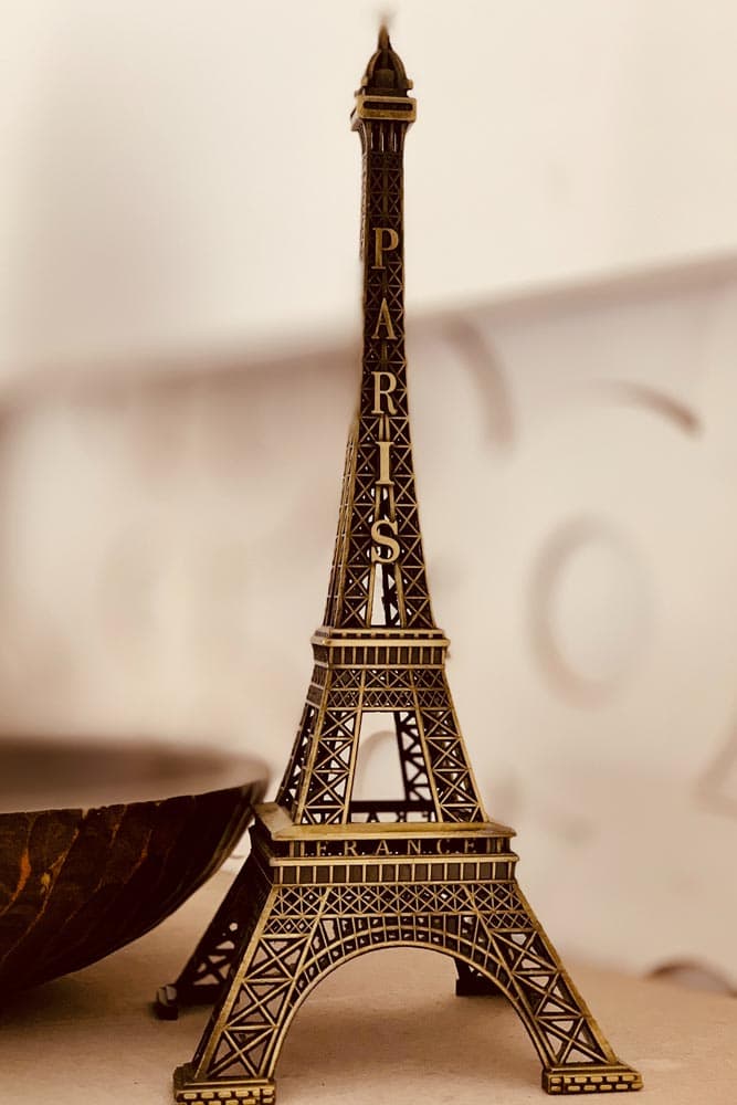 what-to-avoid-in-paris-souvenirs-paris