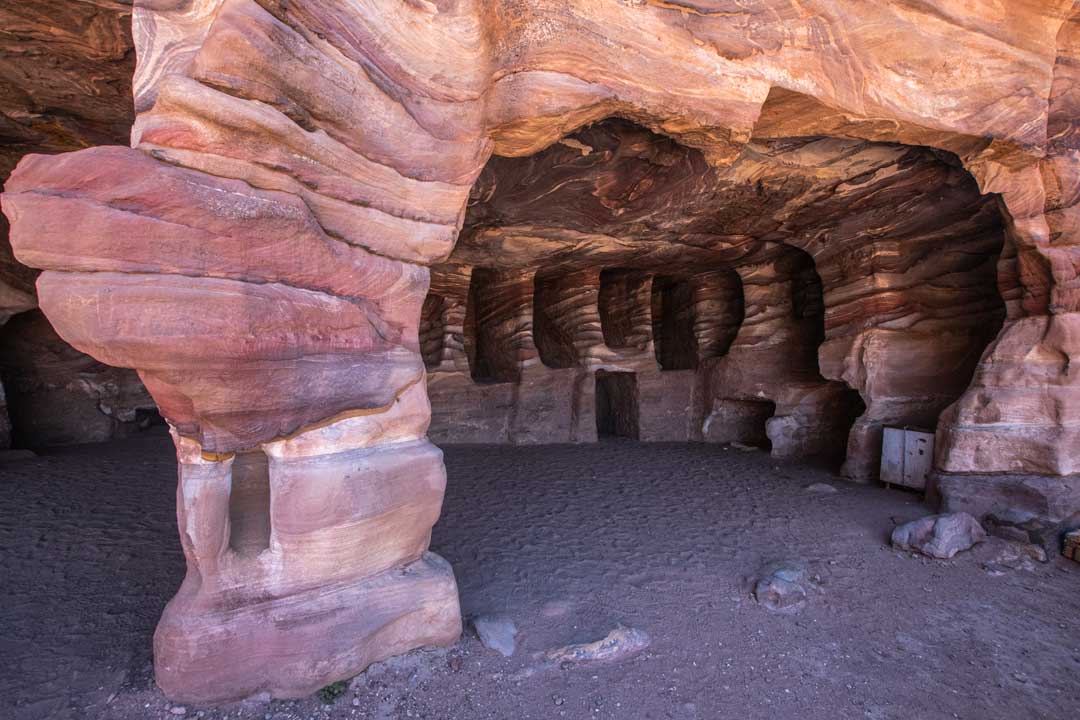 petra-cave-home