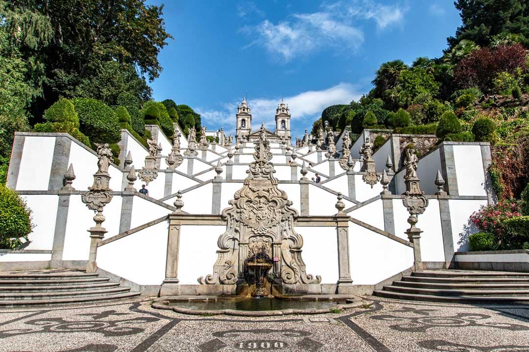 lanmarks in portugal-bom jesus