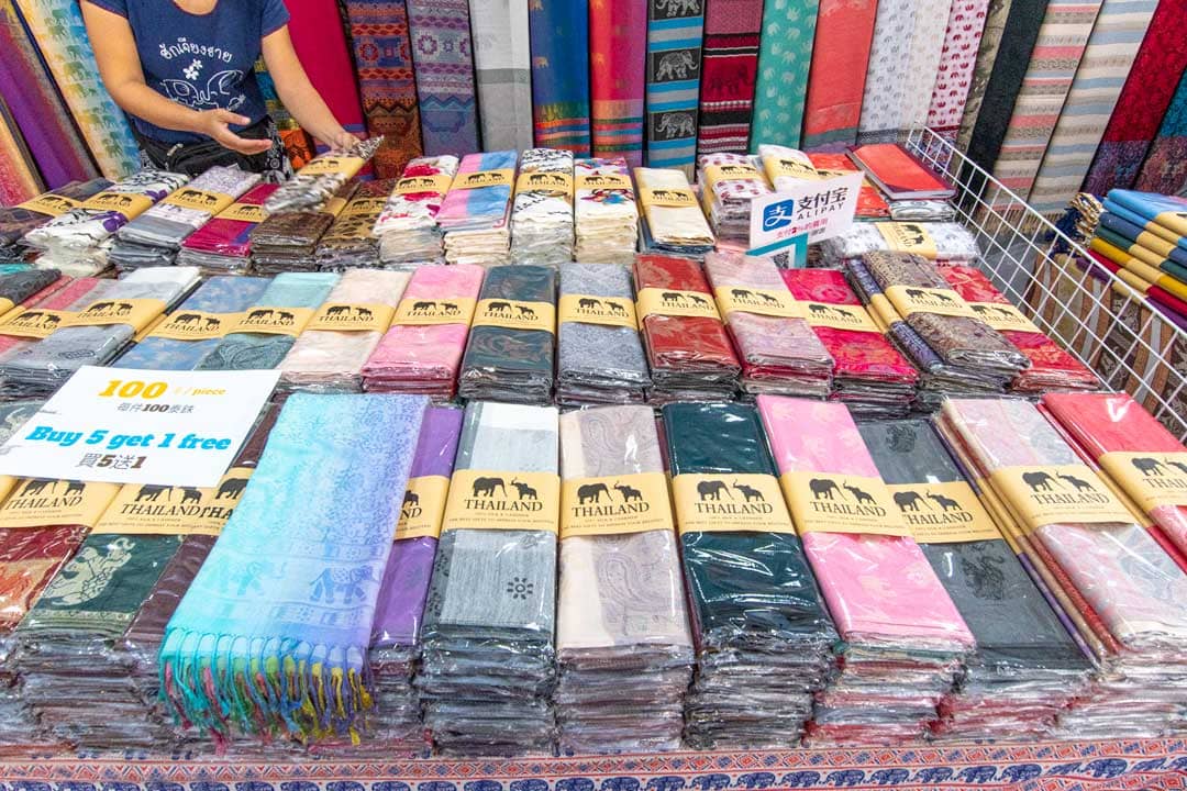 bangkok-souvenirs-scarves