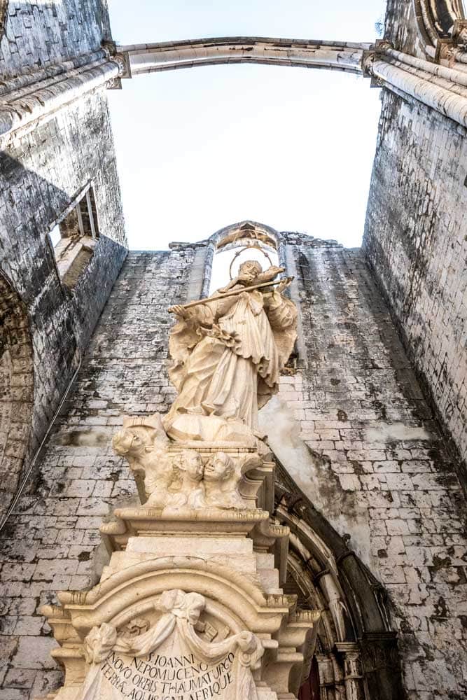 carmo-convent-ruins-in-lisbon