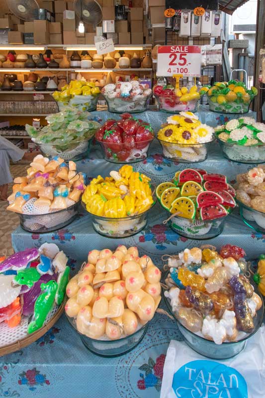 carved-soaps-stall-in-bangkok