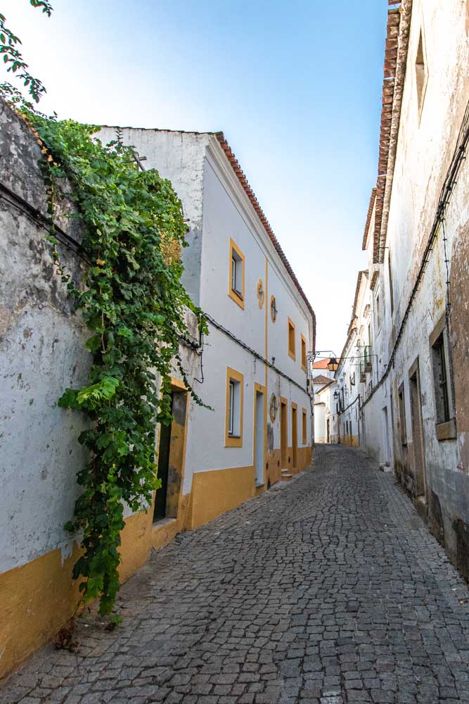 evora-alley