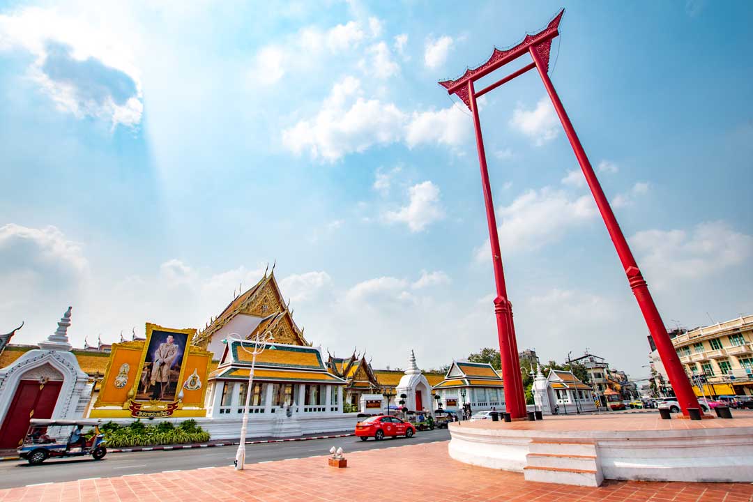 giant-wing-in-bangkok