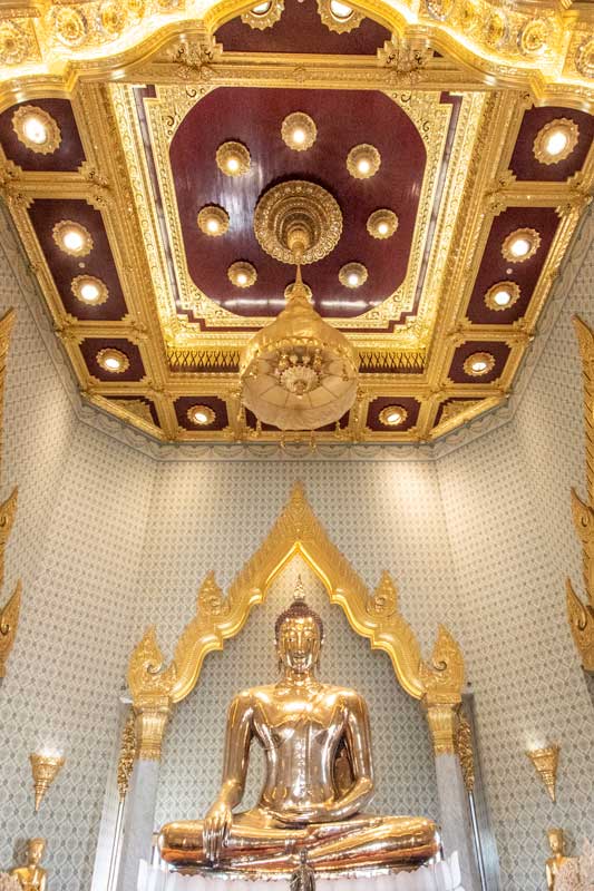 golden-buddha-in-chinatown-bangkok