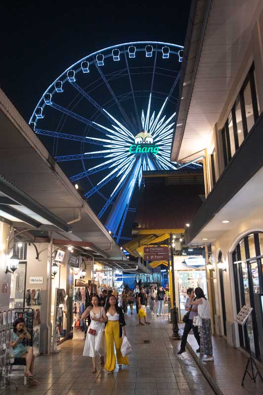 the-ferris-wheel-of-asiatique-marklet