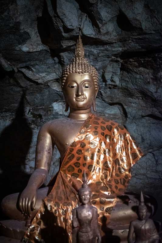 buddha-statue-in-the-upper-pak-ou-cave