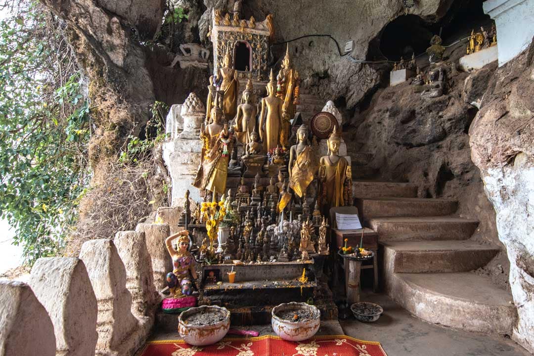 shrine-in-pak-ou-caves