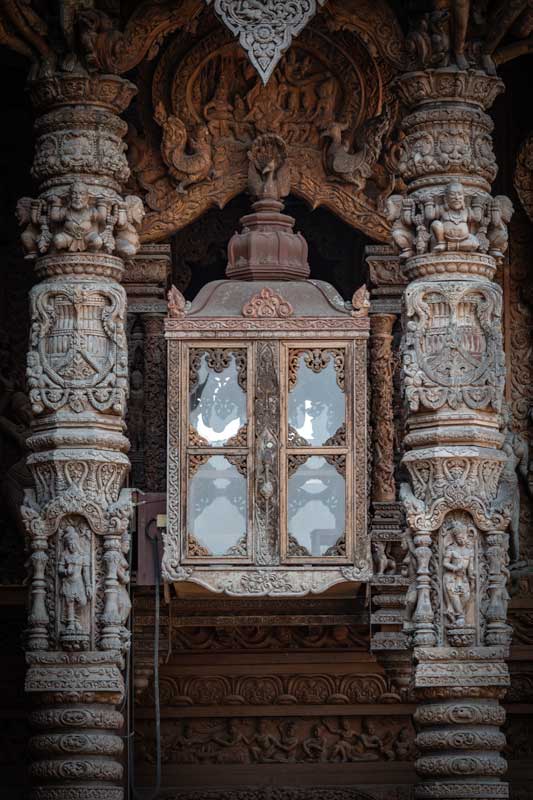 beautiful-wooden-temple