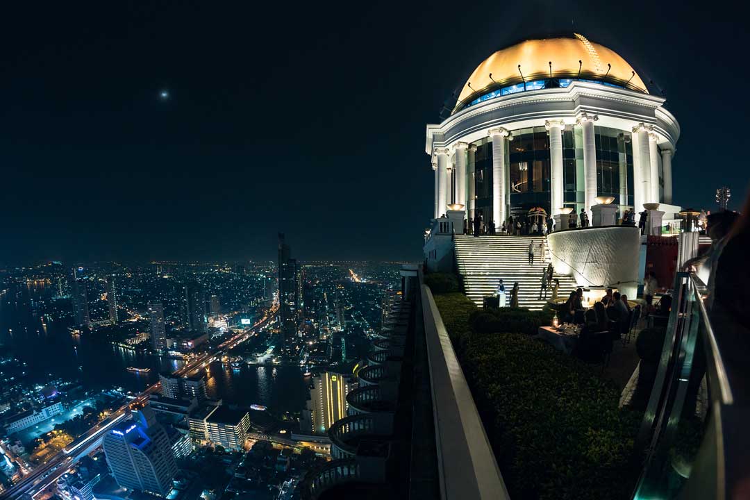 lebua-bar-in-bangkok at night