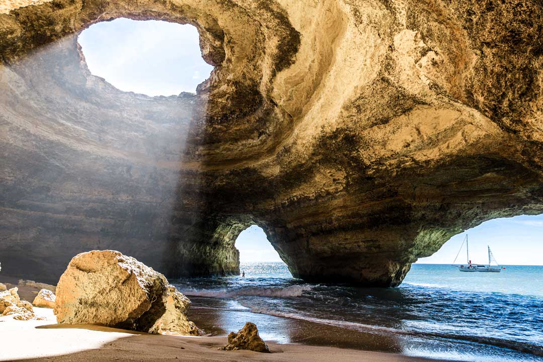benagli-sea-cave-in-algarve