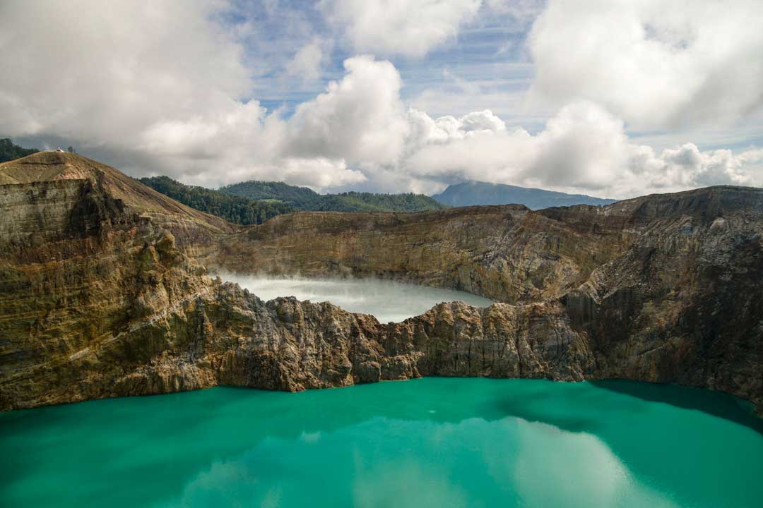 kelimutu-lakes-in-flores