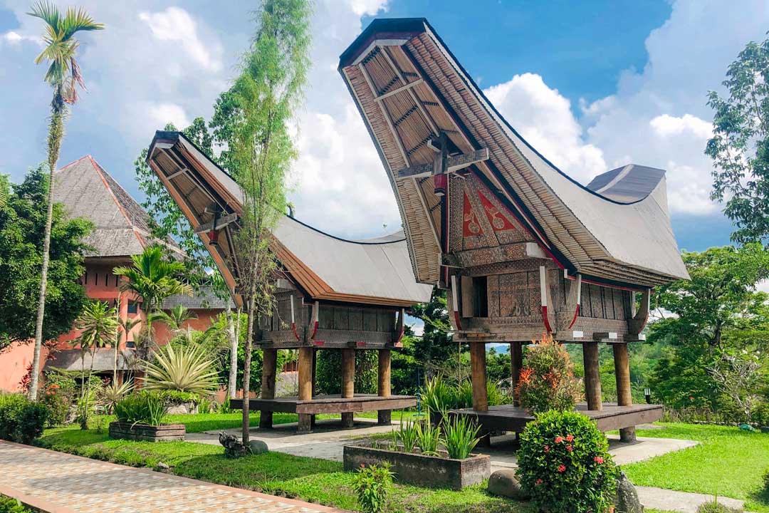 tana-toraja-houses