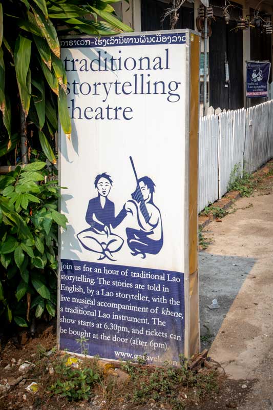 storytelling-sign-in-luang-prabang