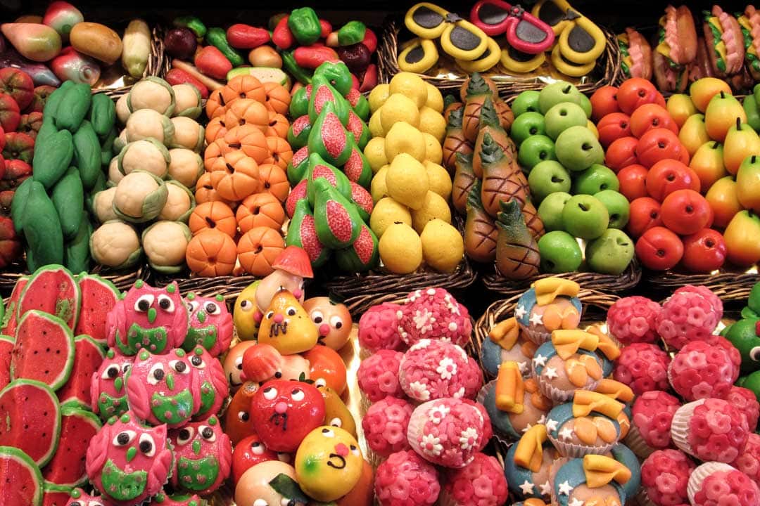 candies-in-barcelona-market