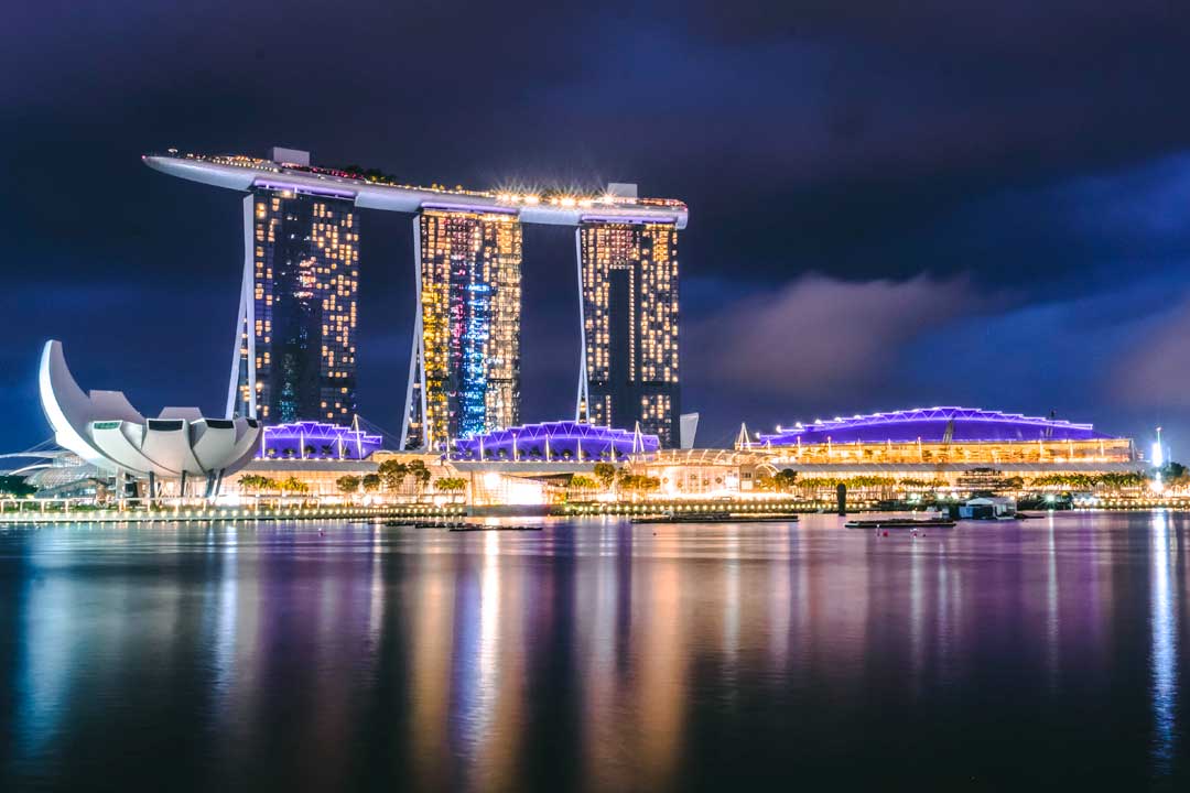 marina-sands-bay-at-night