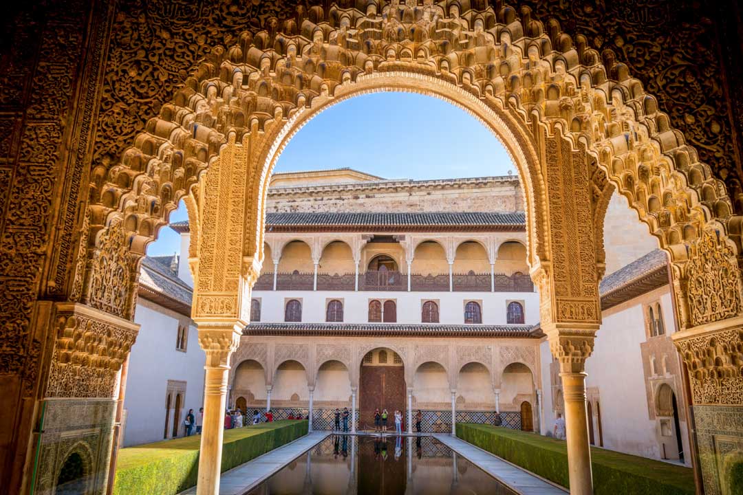 alhambra-gardens-and-gate