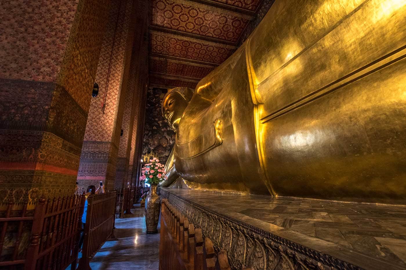 reclined buddha in bangkok