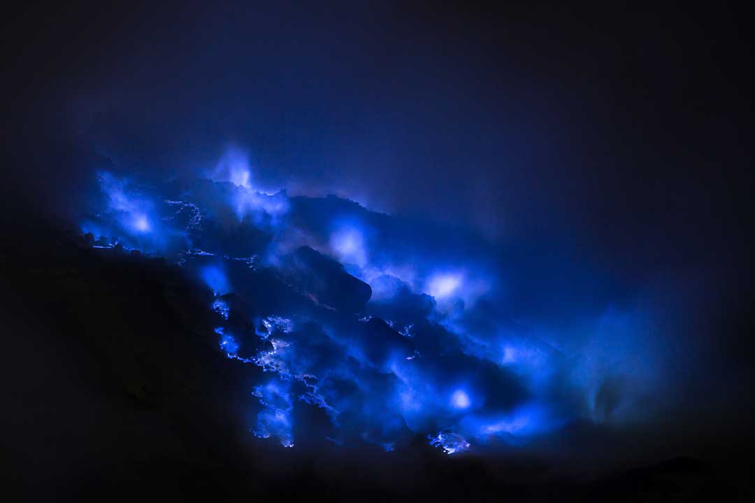 blue-fires-of-ijen