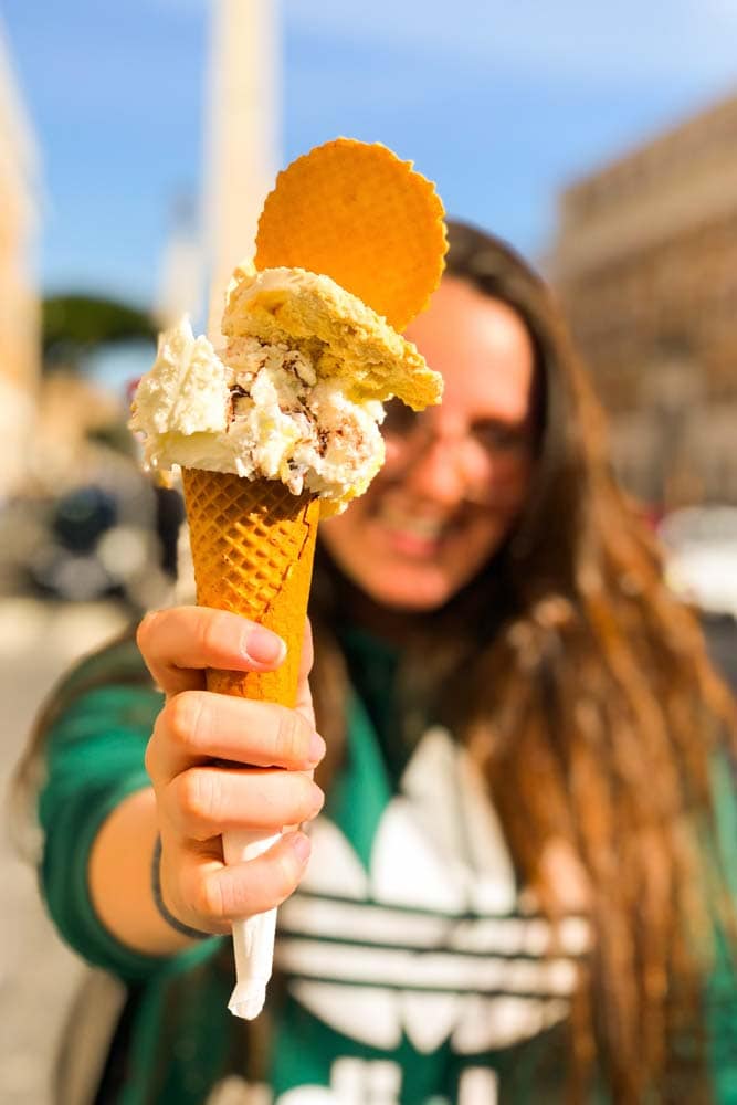 girl-holding-a-gelato-cone