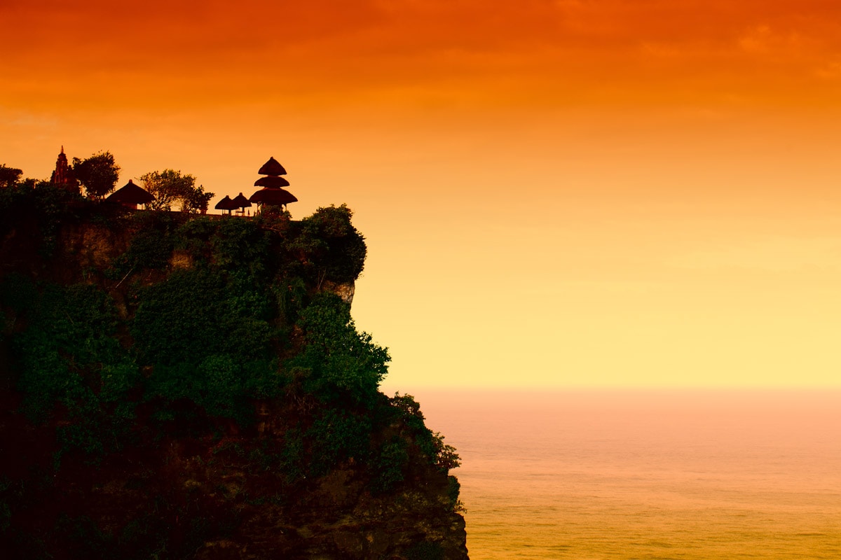 uluwatu-temple-at-sunset