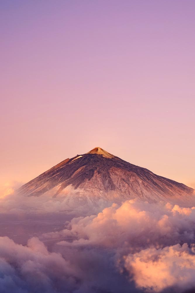 facts-about-spain-mount-tiede-on-a-pink-sky