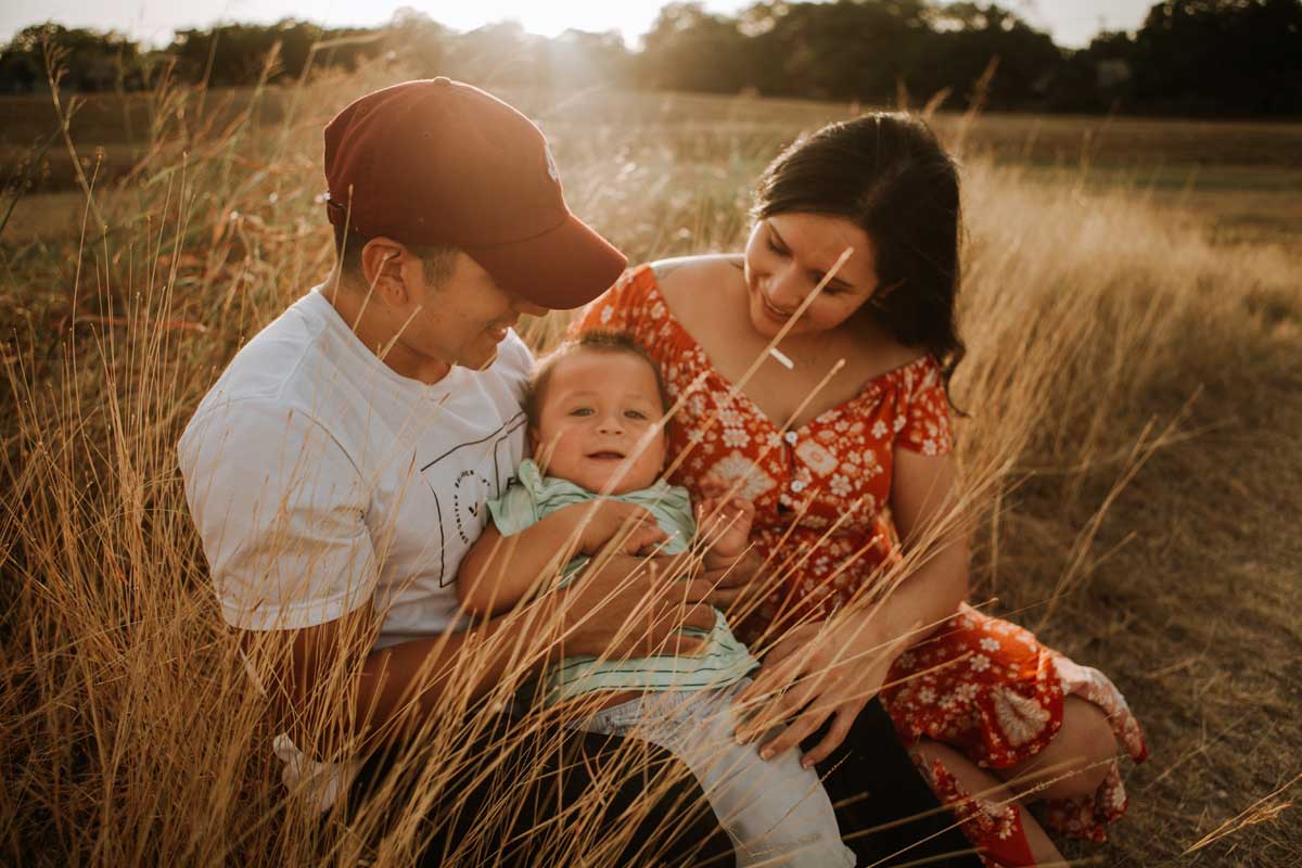 latino-family-on-a-meadow