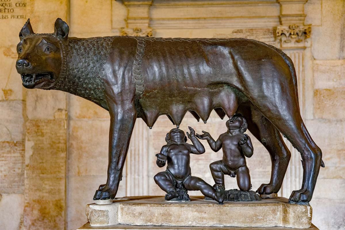 wolf-statue-with-roman-founders