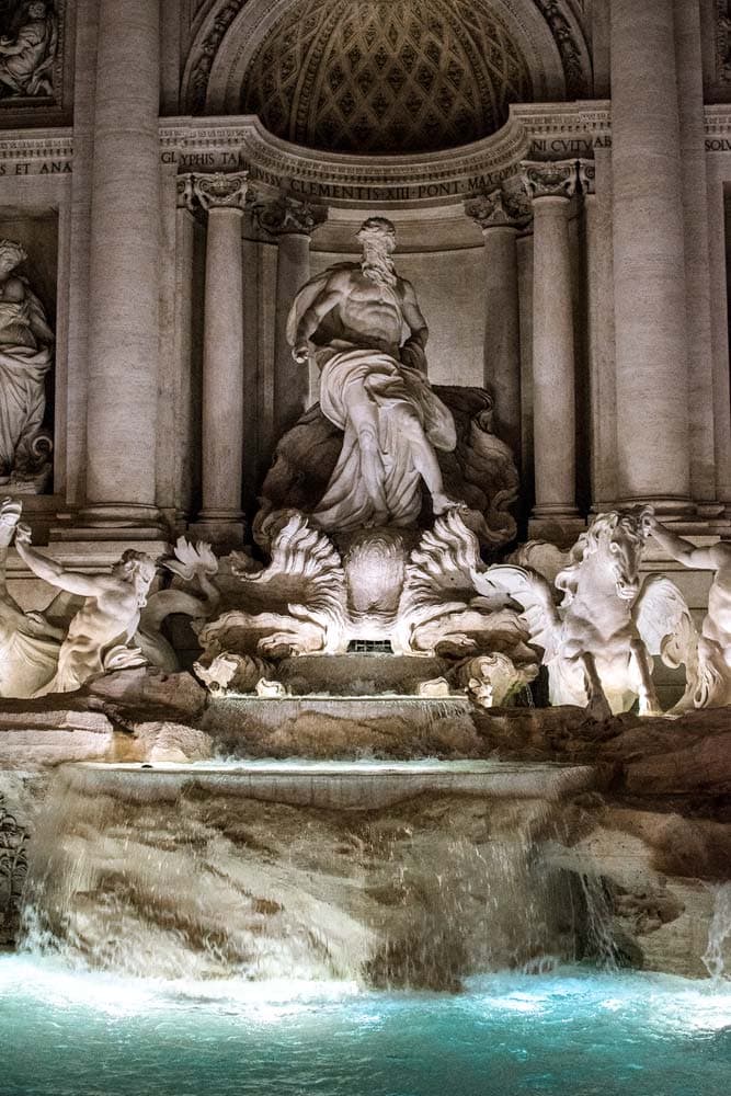 seven days in italy trevi fountain up close